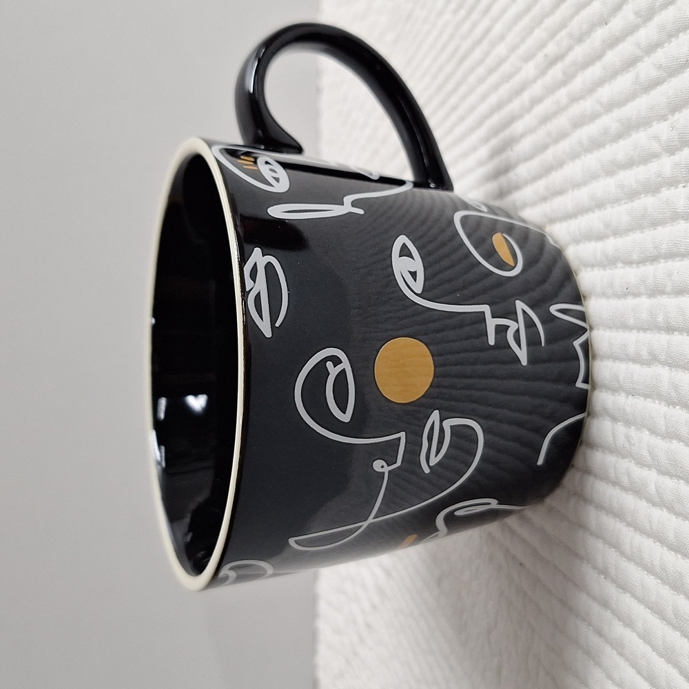 🛍2/$15🛍 #ABK Sm mug with faces